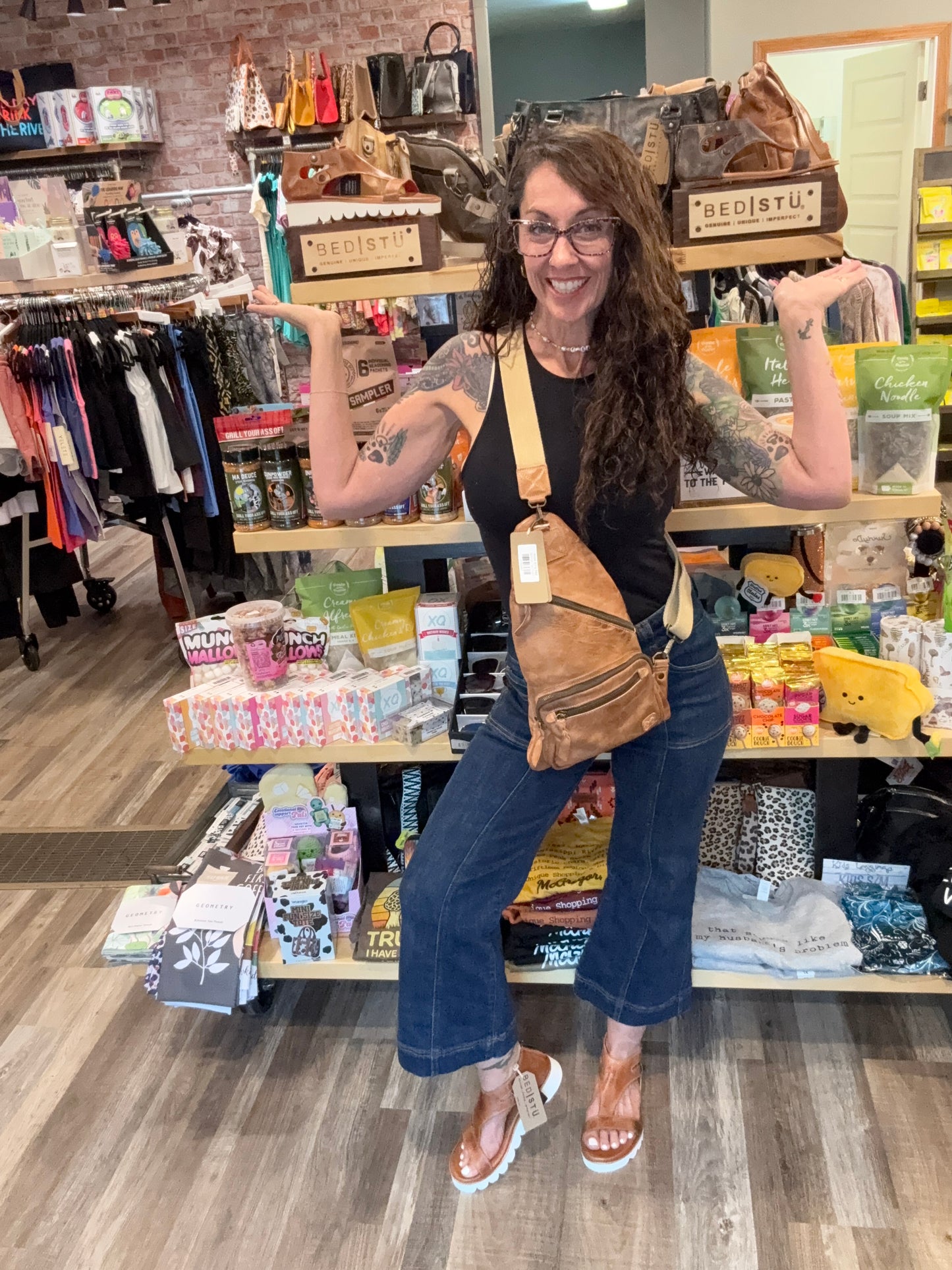 Andie Sling Bag