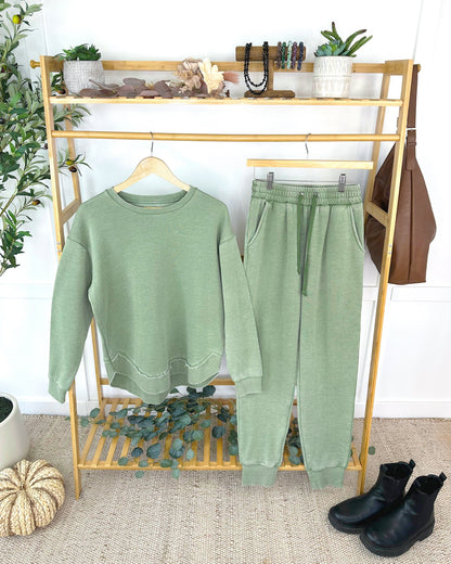 MARKET EXCLUSIVE Vintage Wash Pullover - Olive