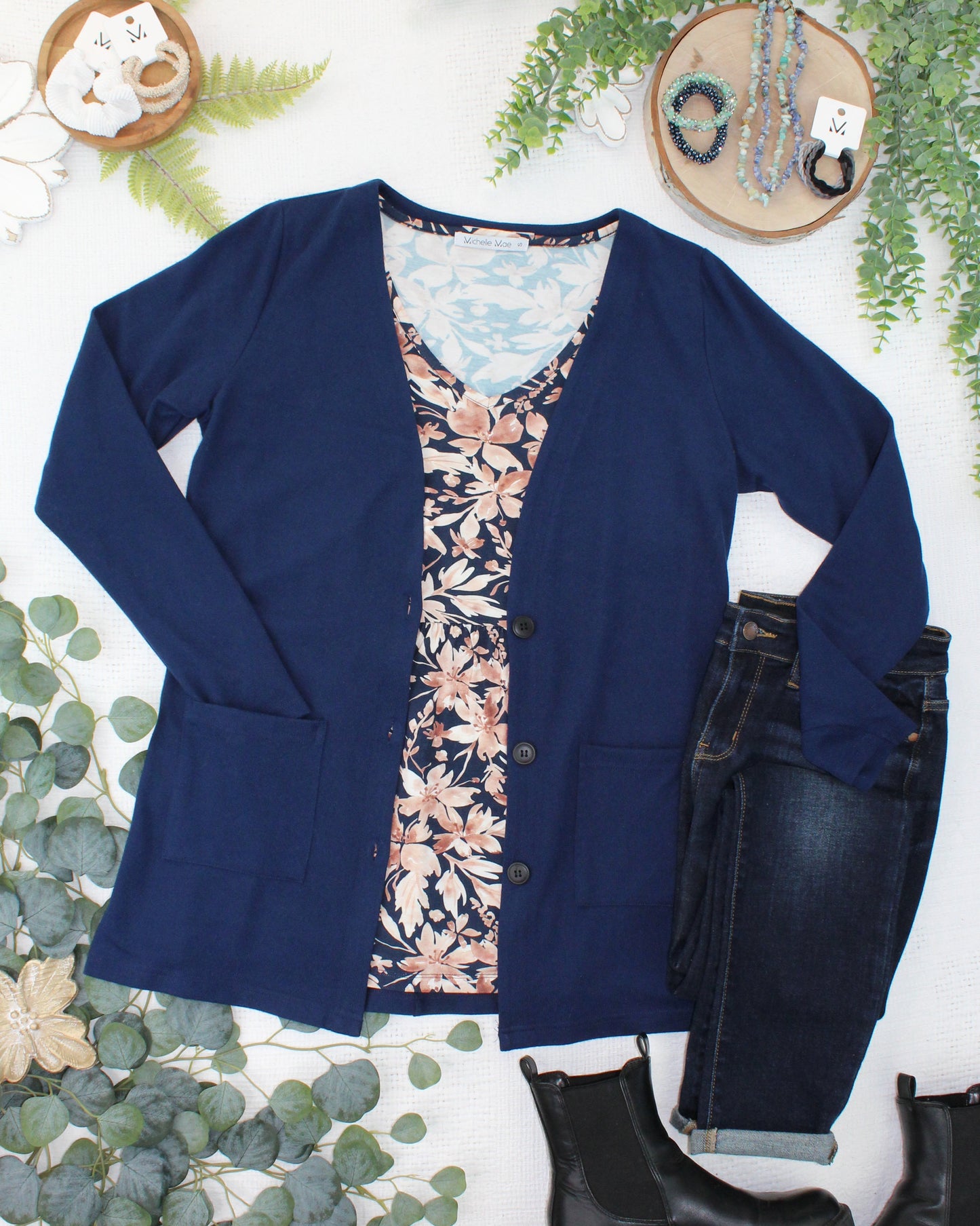 08.21 EN ROUTE Cori Cardigan - Navy