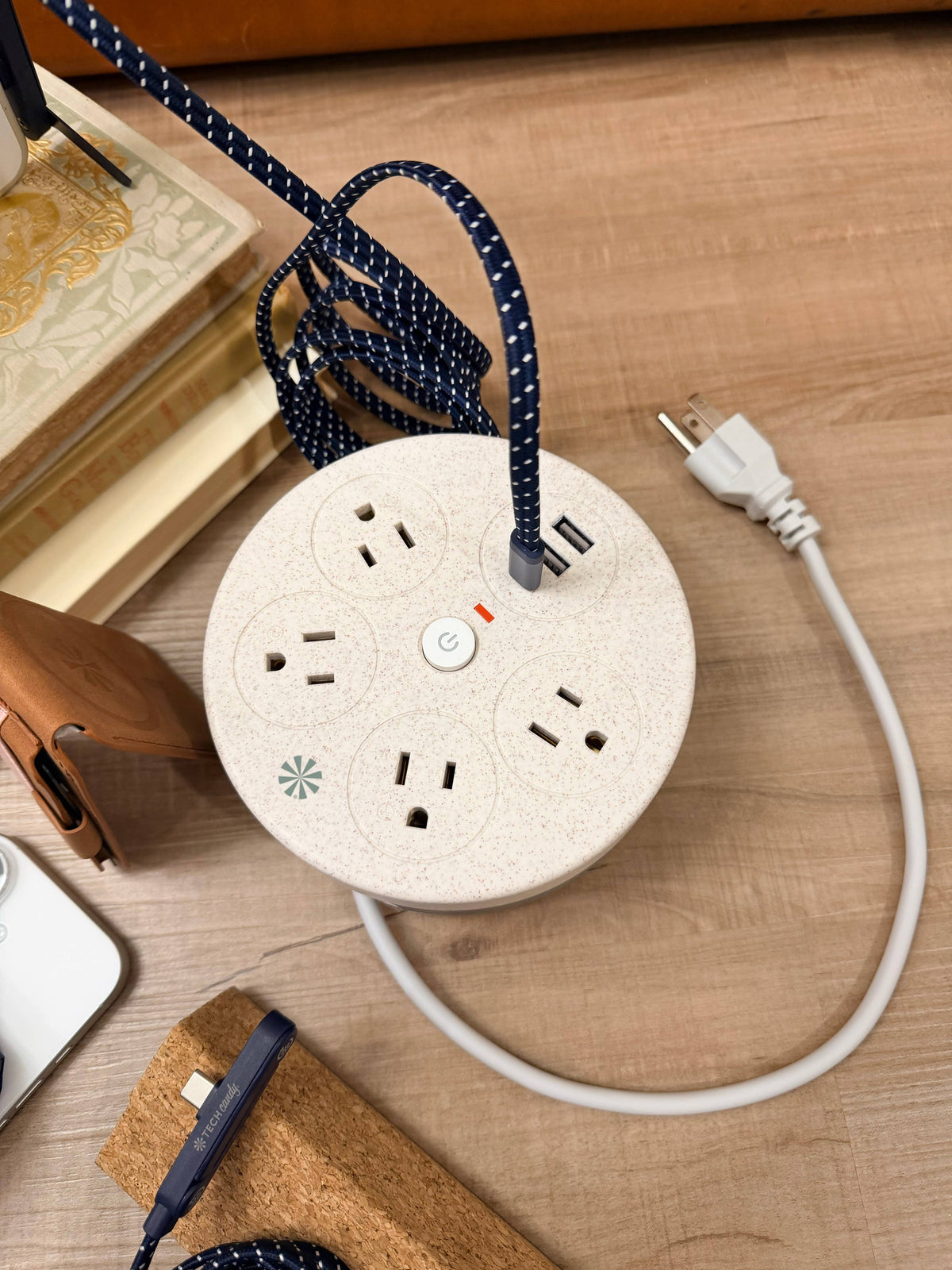 POWER GO ROUND CHARGING HUB - preorder eta 10/5