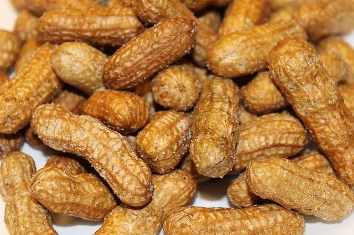 Salty Deep Fried Peanuts